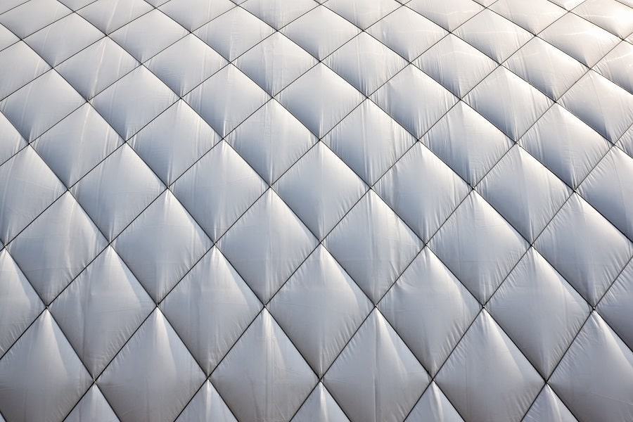 Jaki najlepszy materiał PCV na pokrycie dachu hali pneumatycznej pompowanej Sako Expo?